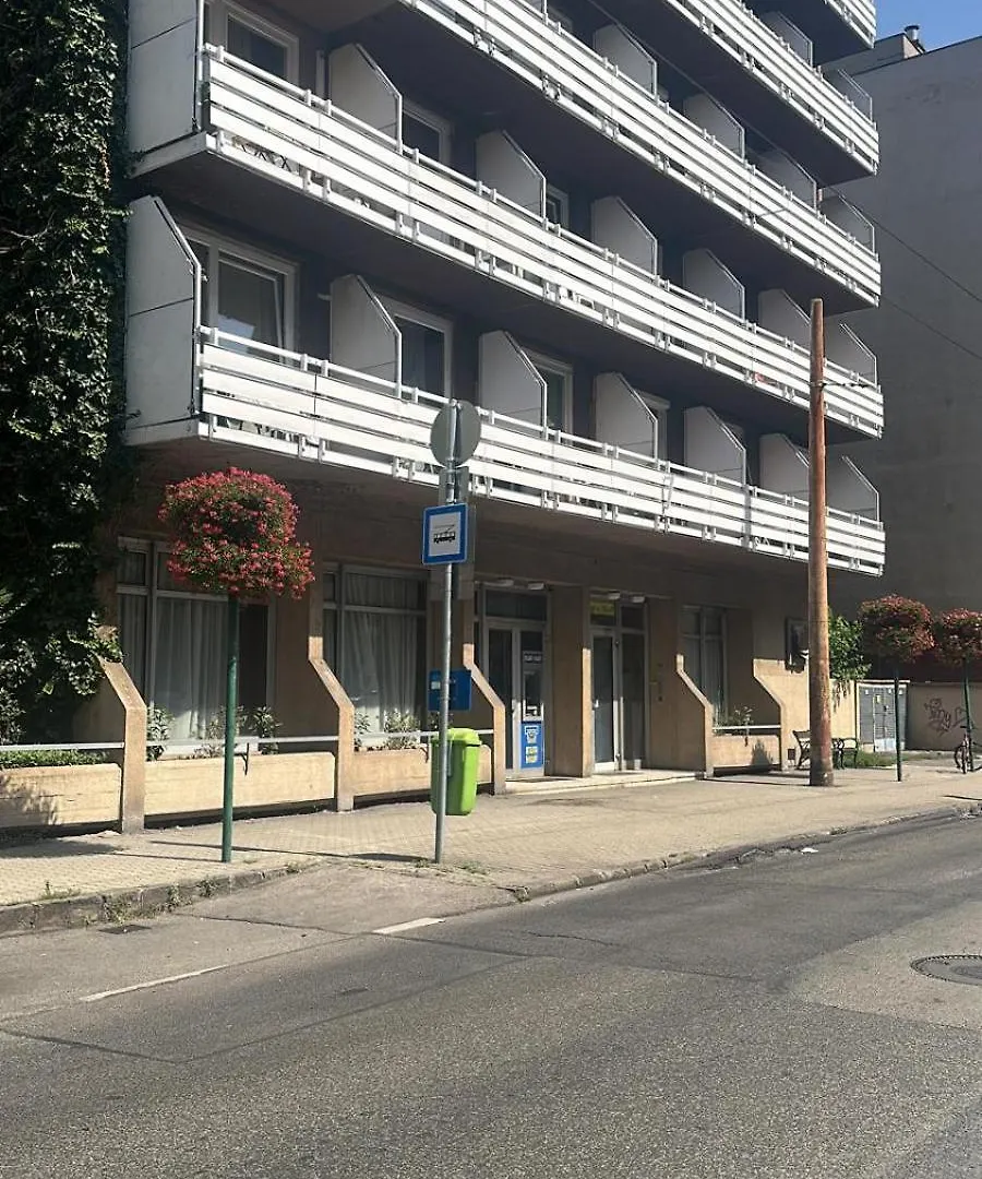 דירה בודפשט Hermina Apartmanok Westend הונגריה